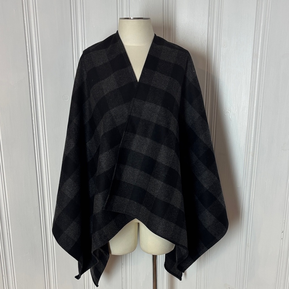 🖤  M0851 Wool Blend Poncho Black & Gray Check